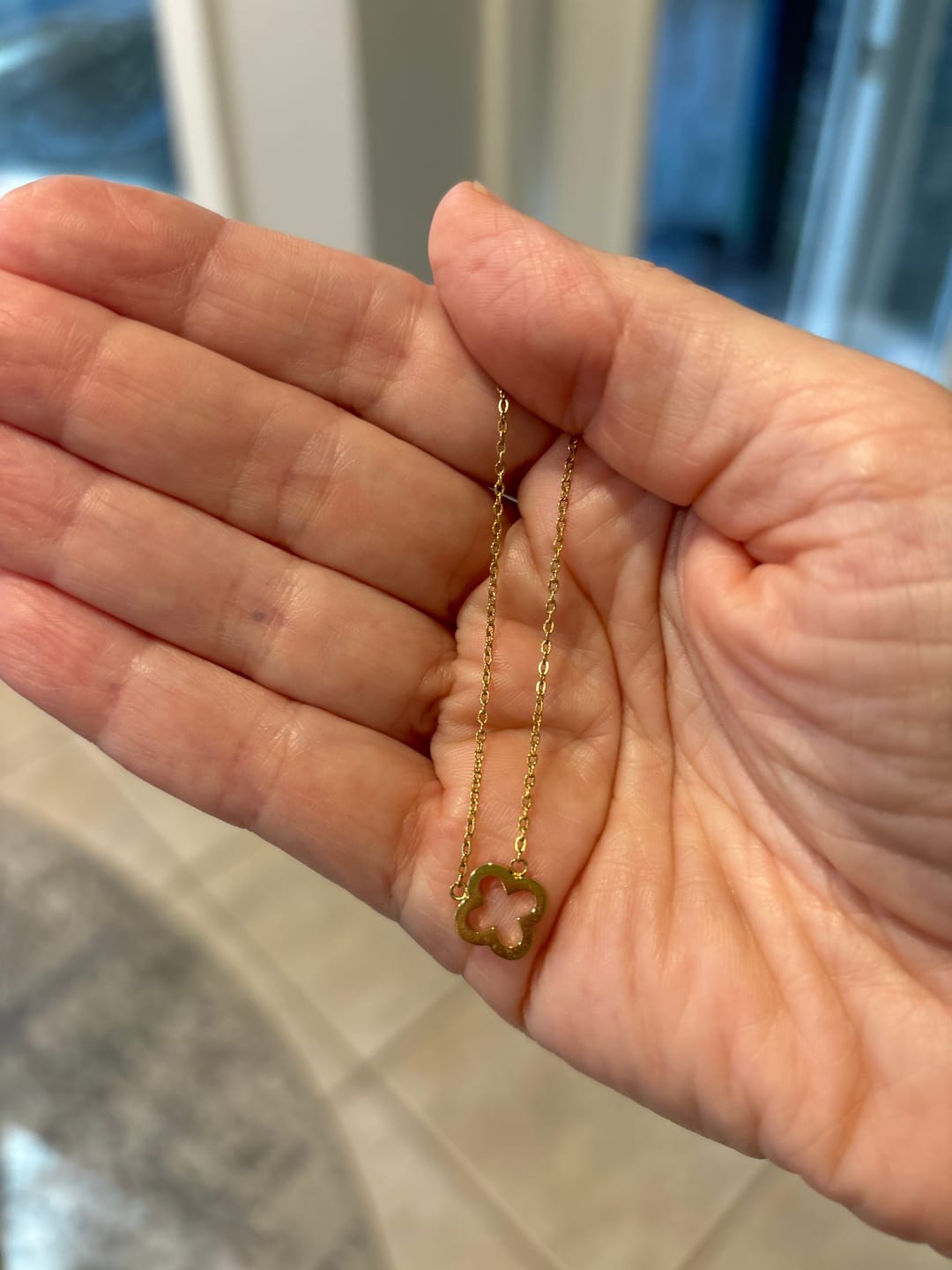 Customer photo review of Classic Clover Pendant Necklace