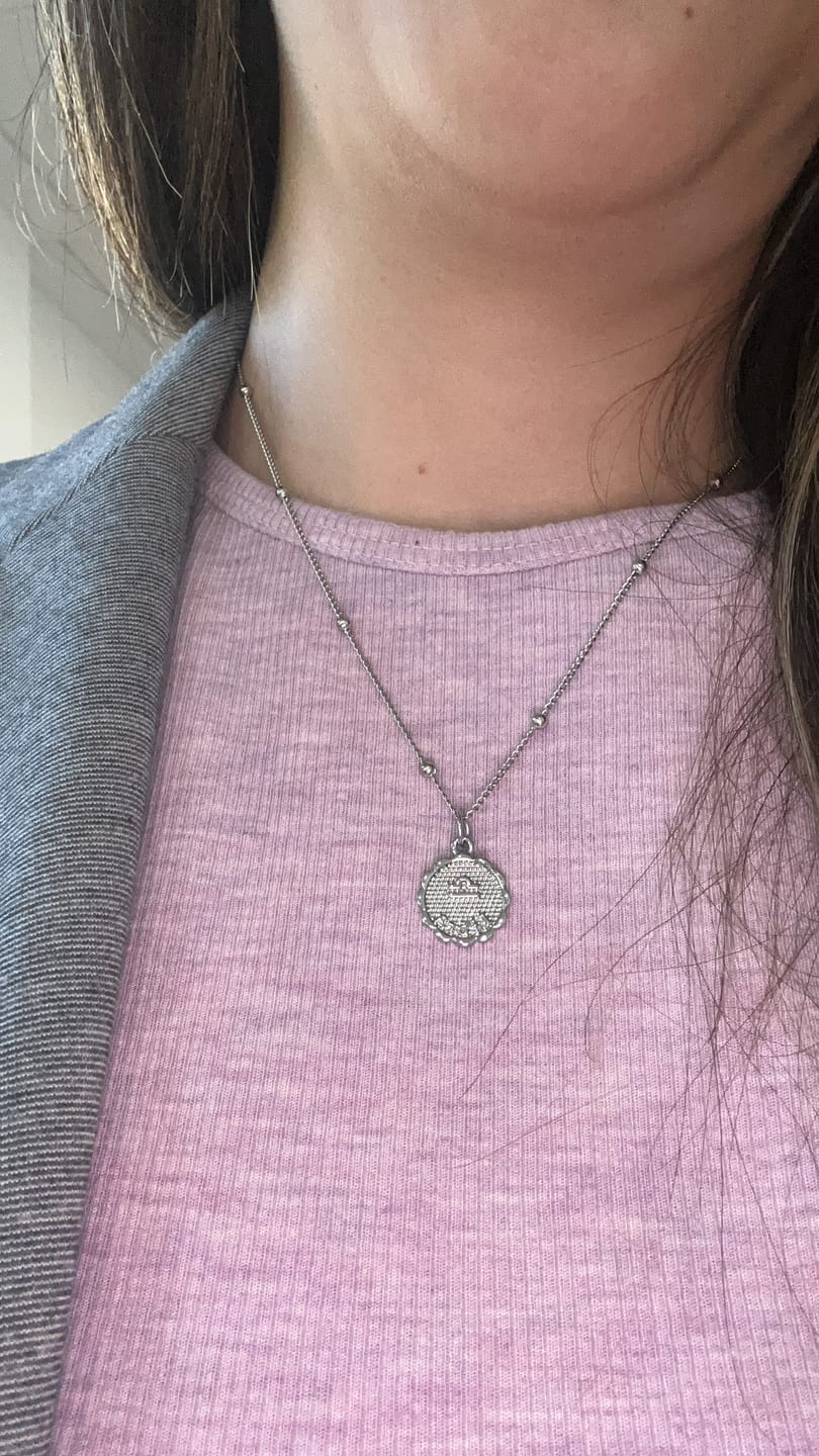 Customer photo review of Collar Zodiaco