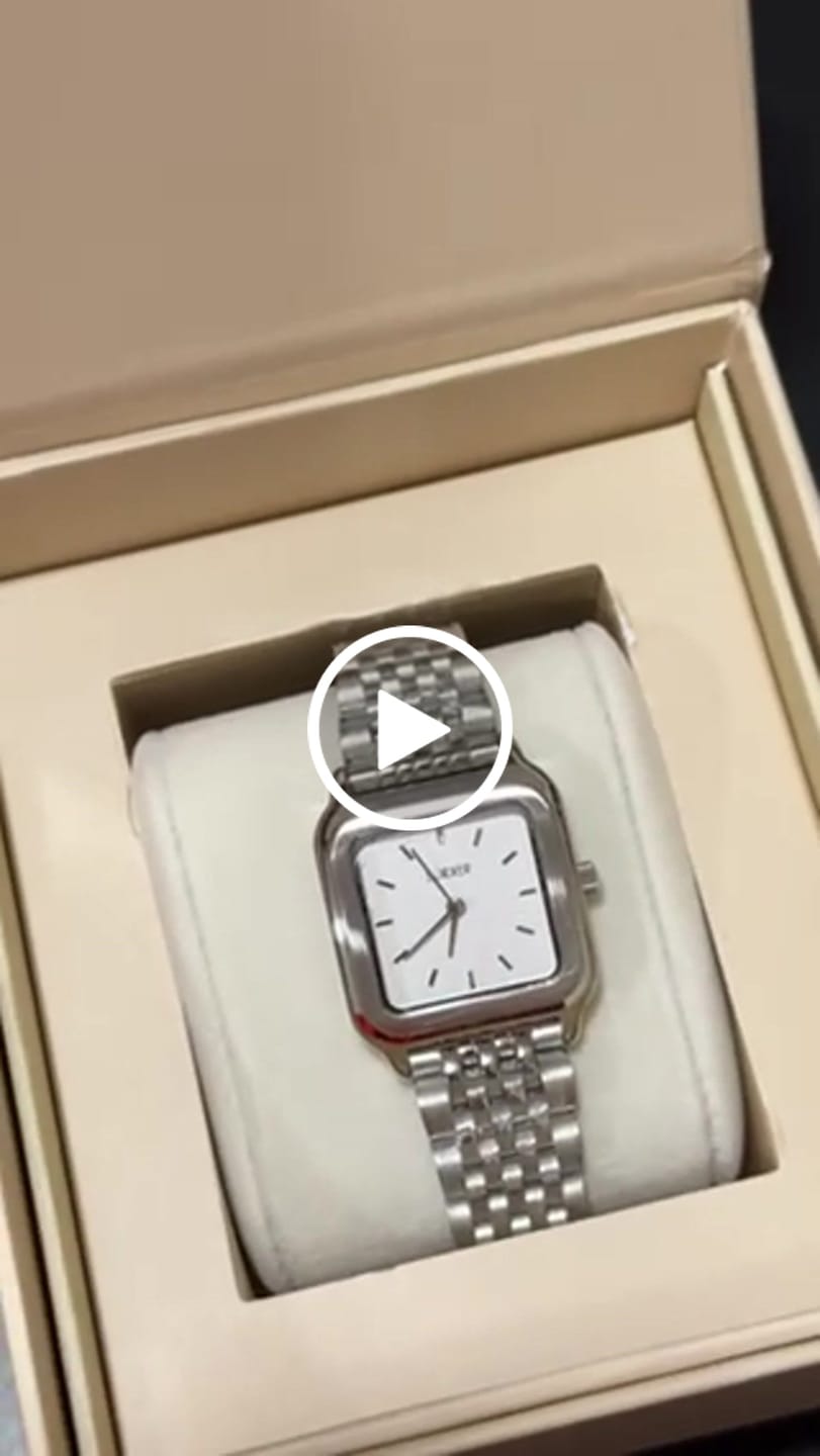 Customer video review of Macy Silver White