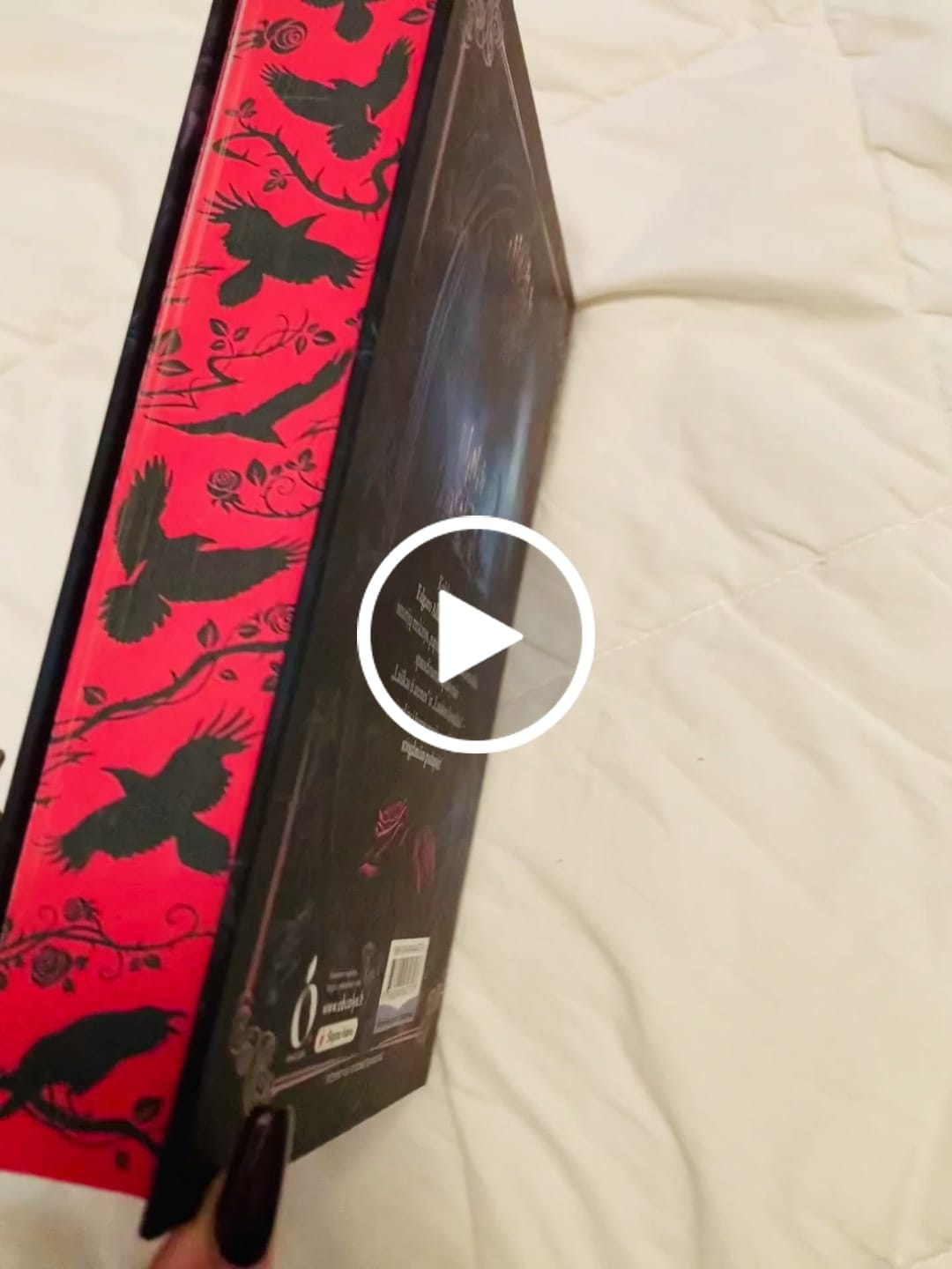 Customer video review of Ašerių namų žlugimas ir kitos šiurpios istorijos: siaubo istorijų meistro Edgaro Allano Poe šedevrų rinkinys + galimybė personalizuoti