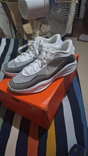 Customer photo review of Nike Men's G.T. Hustle Academy EP Basketball Shoes