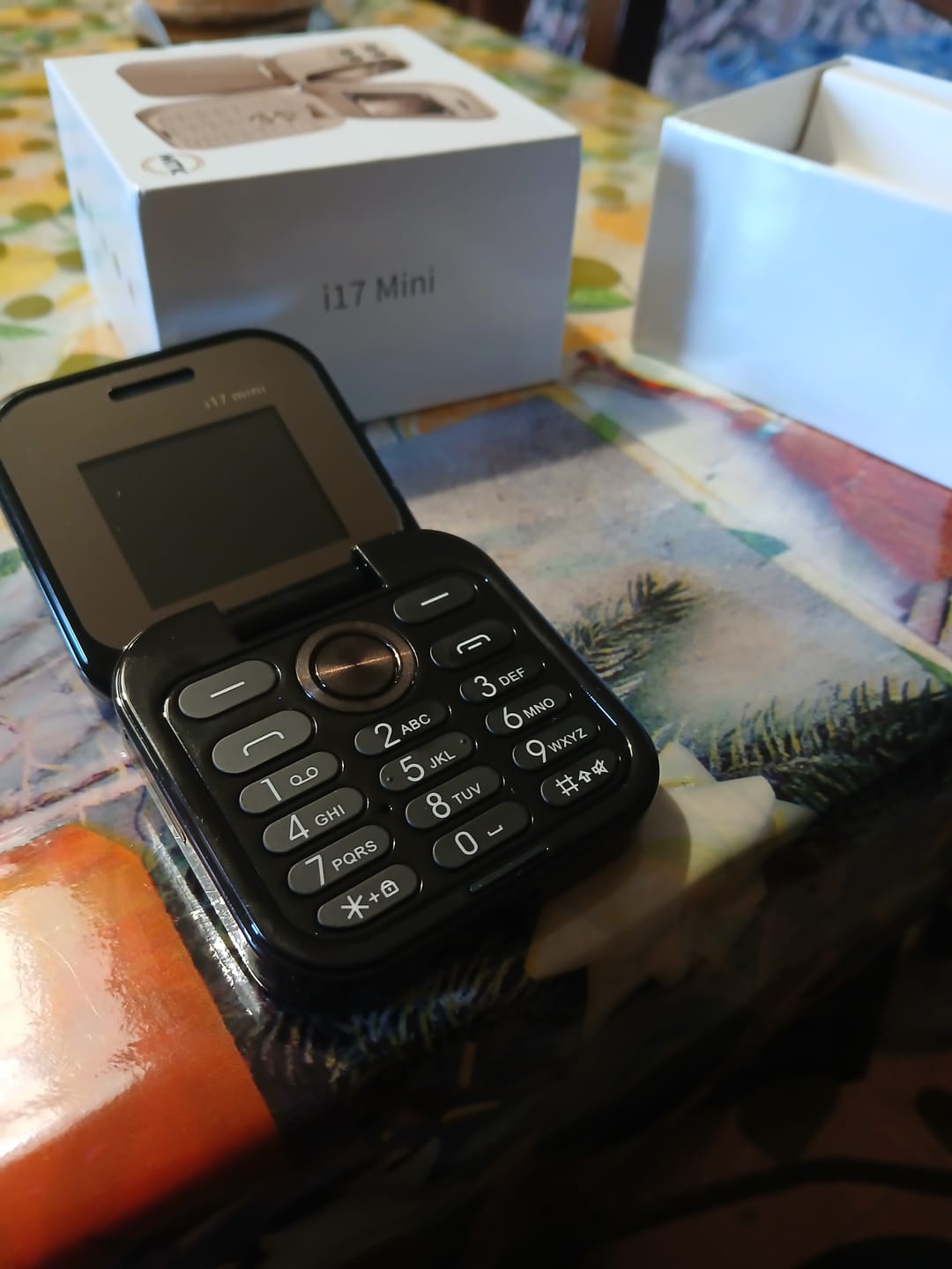 Customer photo review of i17 PRO - Mini Telefono cellulare pieghevole, Fotocamera HD, Messaggi, Internet, Radio Fm, Dual Sim, Torcia, Pieghevole