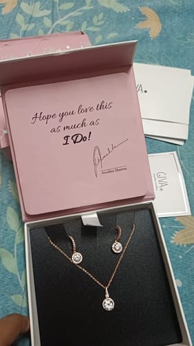 Customer photo review of Rose Gold Drizzle Drop Set