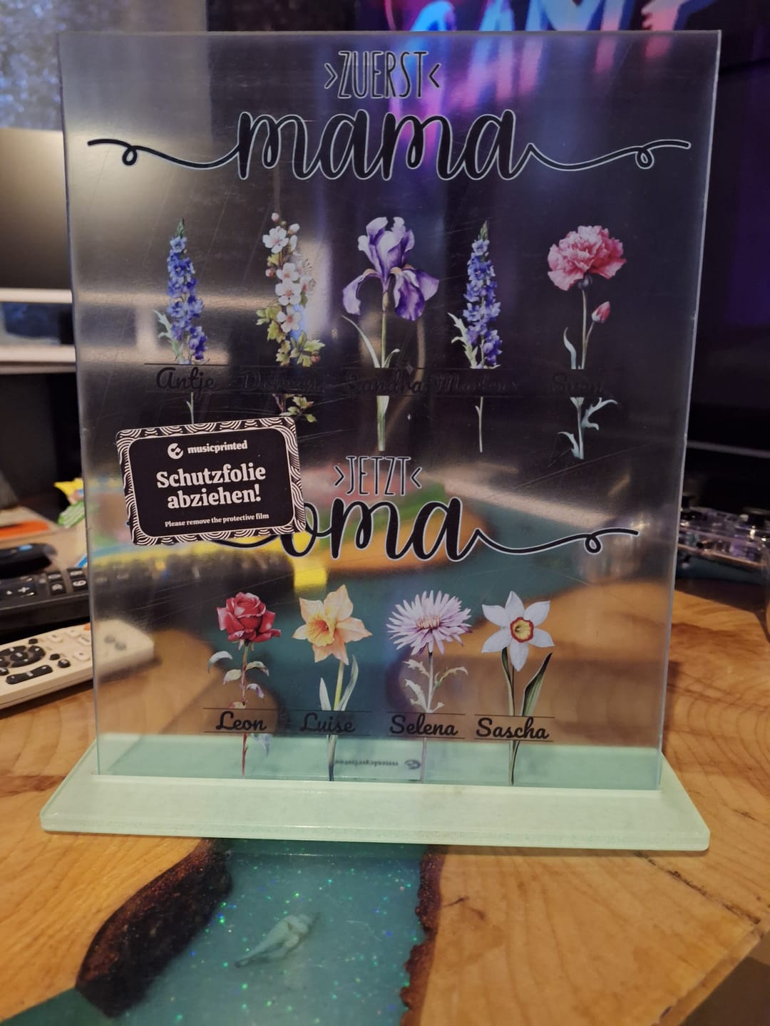 Customer photo review of Geburtstagsblumen Garten >Zuerst Mama Jetzt Oma< | Personalisiertes Acrylglas Muttertag