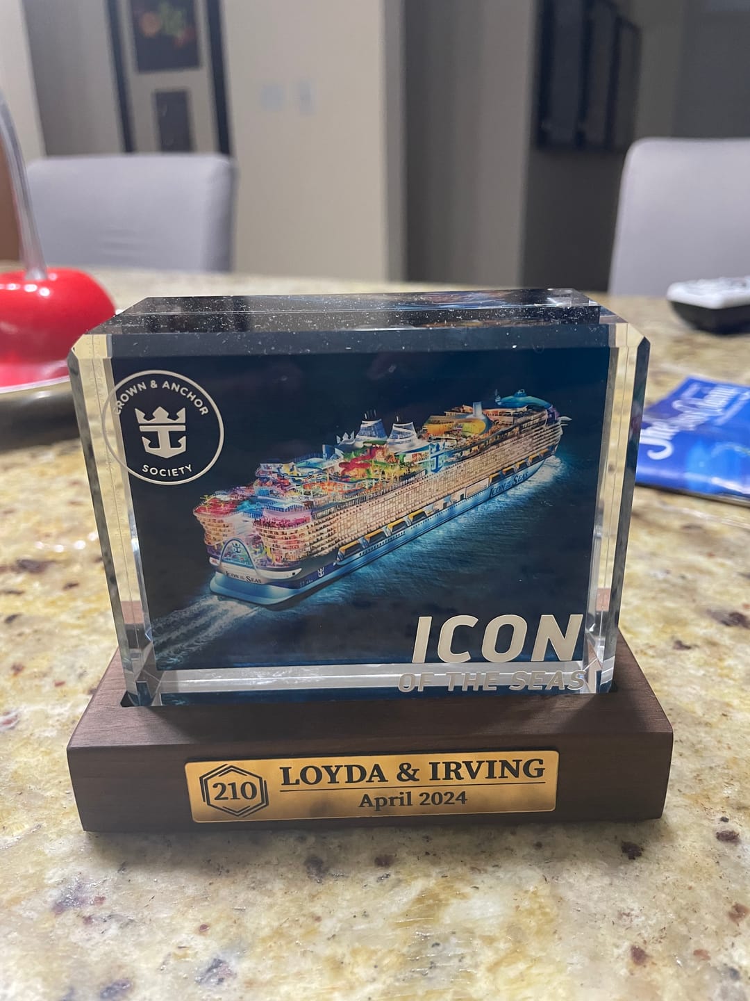 Customer photo review of Cruise Milestone crystal block base
