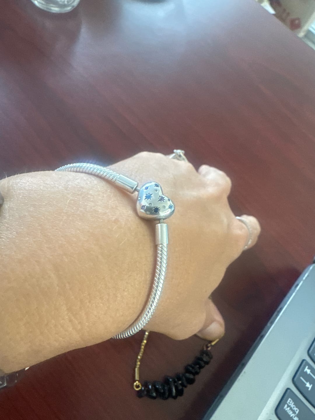 Customer photo review of Pulsera Corazon Noche Estrellada