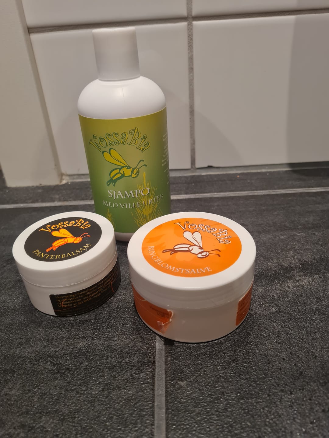 Kundenfoto-Rezension zum Familienpaket: Ringelblumensalbe 100 ml 💚 Shampoo 250 ml 💚 Pantherbalsam 50 ml