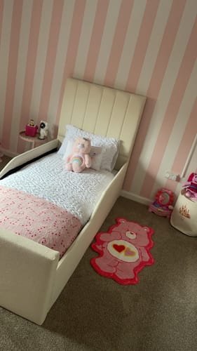 Customer photo review of Prestige Line Kids Chesterfield Bed