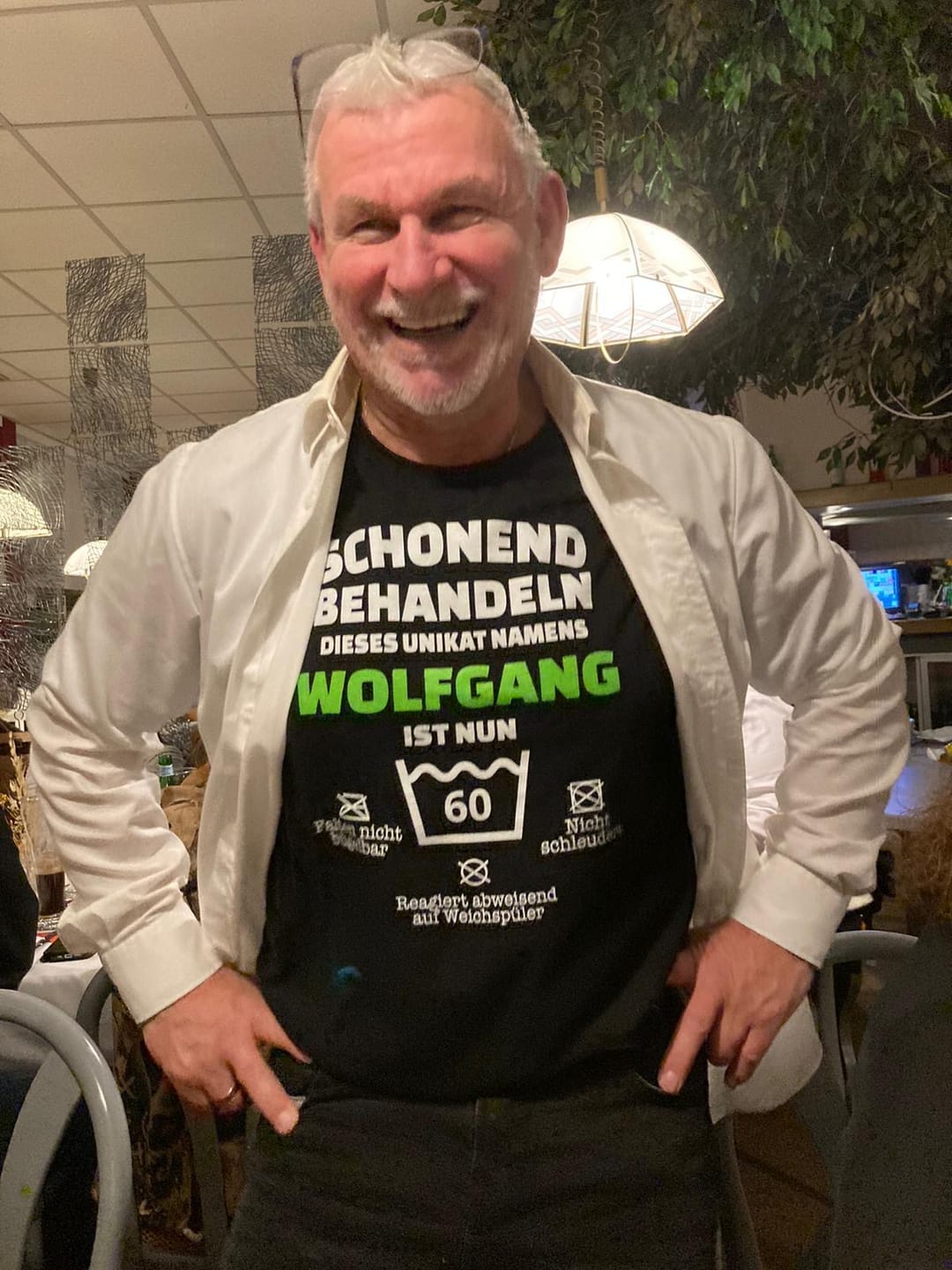 Customer photo review of Lustiges Geburtstags Shirt - Schonend Behandeln - Personalisierbares Herren T-Shirt