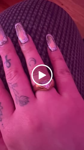 Customer video review of Triangle Gemstone 18k Gold Ring