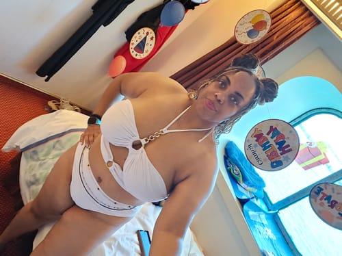 Customer photo review of Pevi Tie On Waist Beads