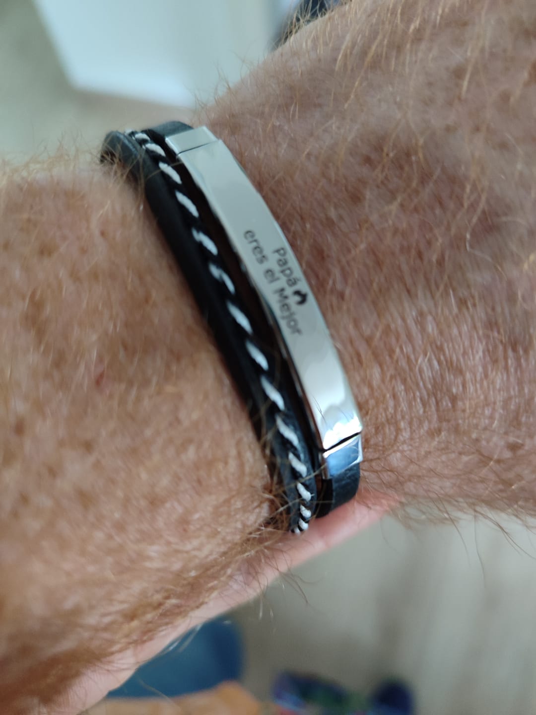 Customer photo review of Pulsera Hombre BRAVE Lord ~ Texto Personalizable