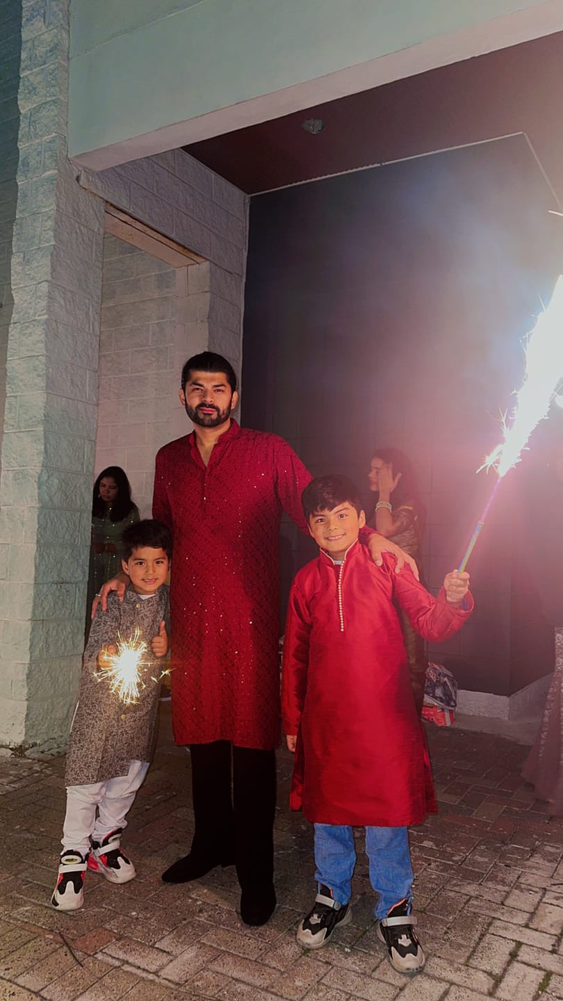 Customer photo review of Maroon Chikankari Kurta