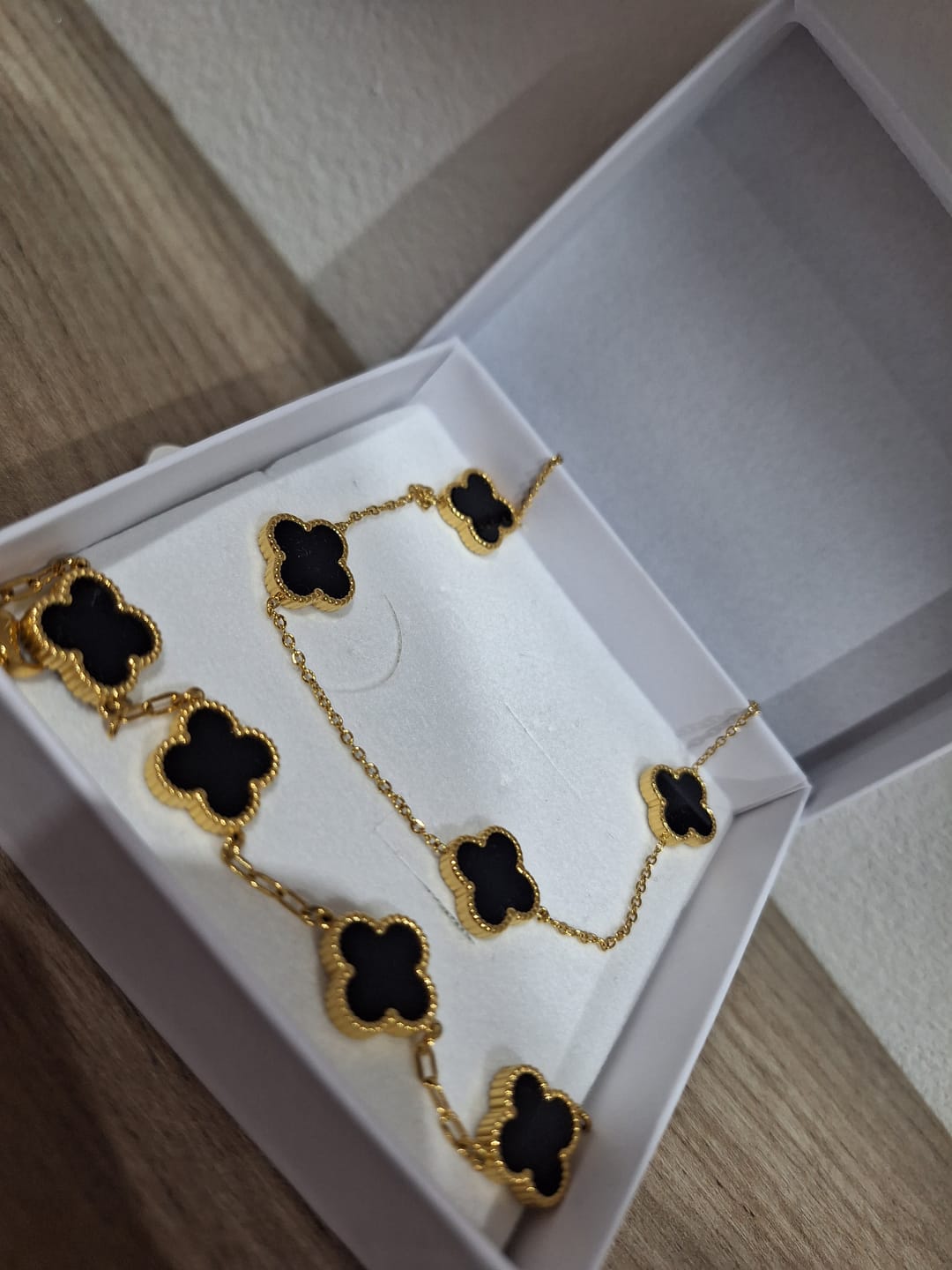 Customer photo review of Set Bratara + Colier Auriu Flower