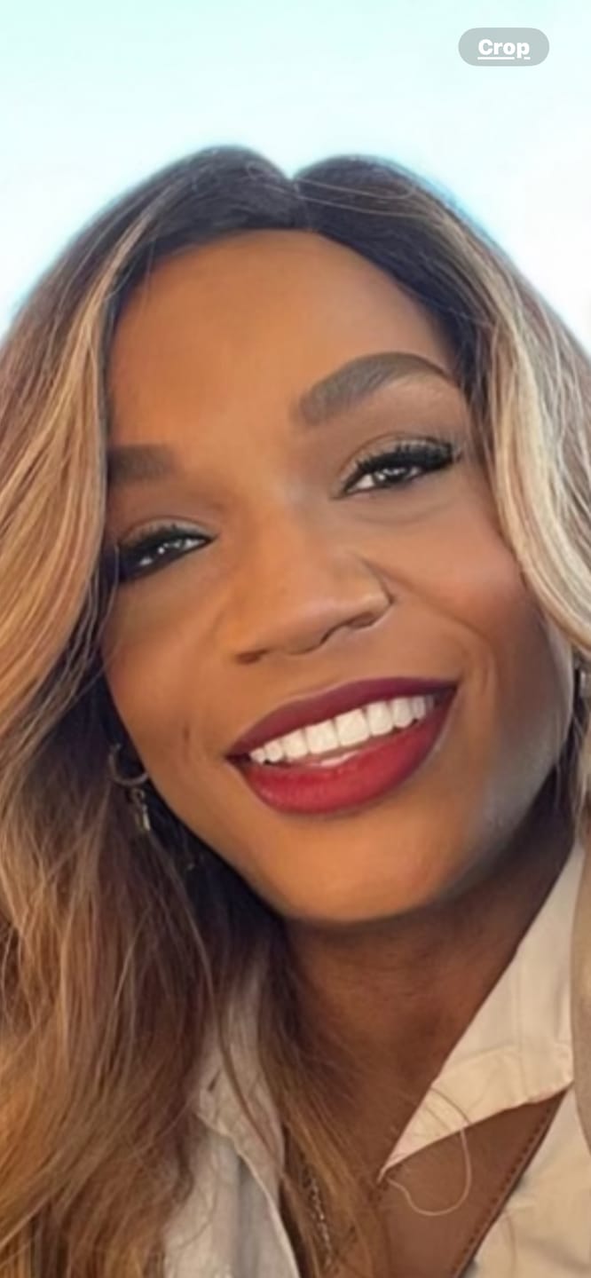 Customer photo review of Freetress Equal Synthetic LEVEL UP HD Lace Front Wig - KAMALA