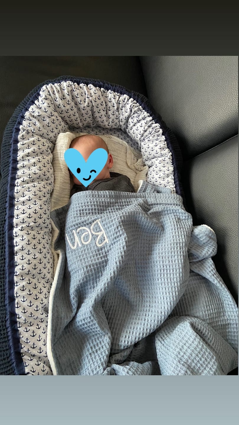 Customer photo review of Babydecke mit Namen "Vollkommen" 70 x 100 cm • Wolkenblau