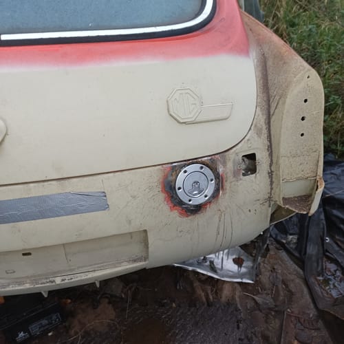 Customer photo review of 94mm Budget Locking Aero Fuel Cap Assembly Satin Aluminium