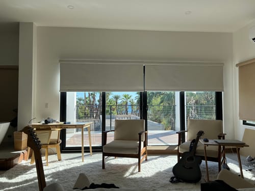 Customer photo review of SmartWings Motorized Roller Shades 100% Blackout Linen