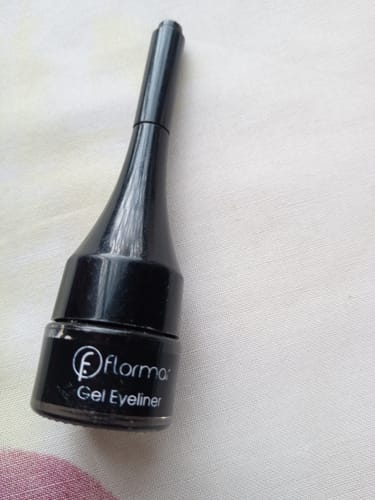 Customer photo review of Flormar Gel Eyeliner