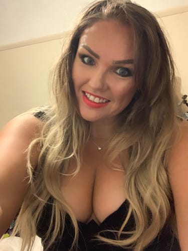 Customer photo review of The Loose Wave HD Fibre 24" Lace U Part Wig