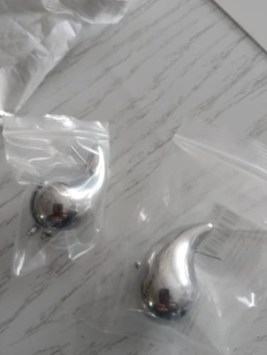 Customer photo review of Oversize Drop Earrings