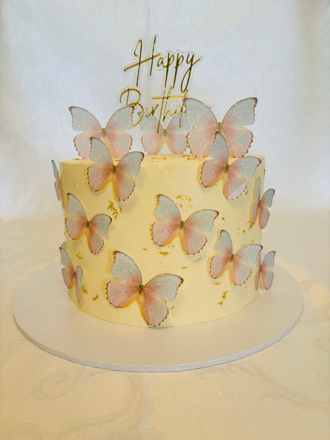 Customer photo review of Purple & Pink Edible Wafer Butterflies - Mix sizes - 17pcs