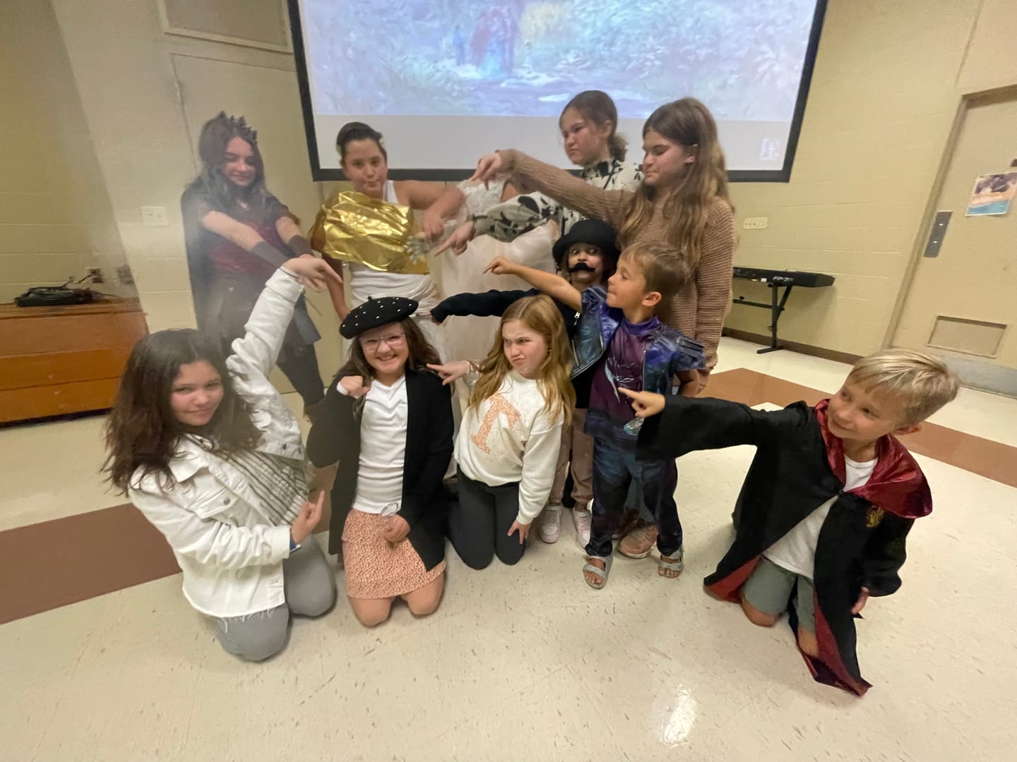 Customer photo review of Kids Murder Mystery Game Kit - Mystery At The Museum