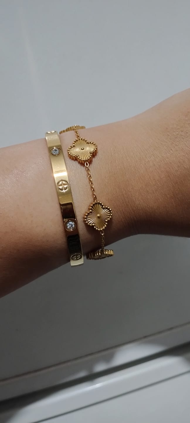 Customer photo review of Bracelete Pedras de Glamour Banhado em Ouro 18k
