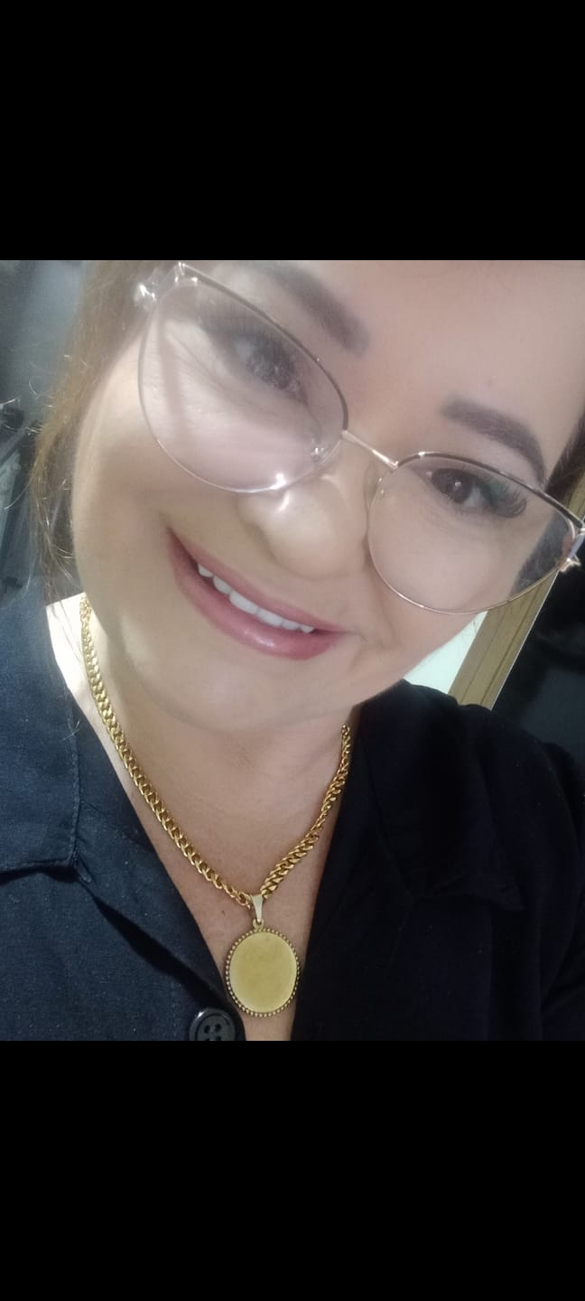 Customer photo review of Colar Selenza Corrente Cubana Banhado em Ouro 18K