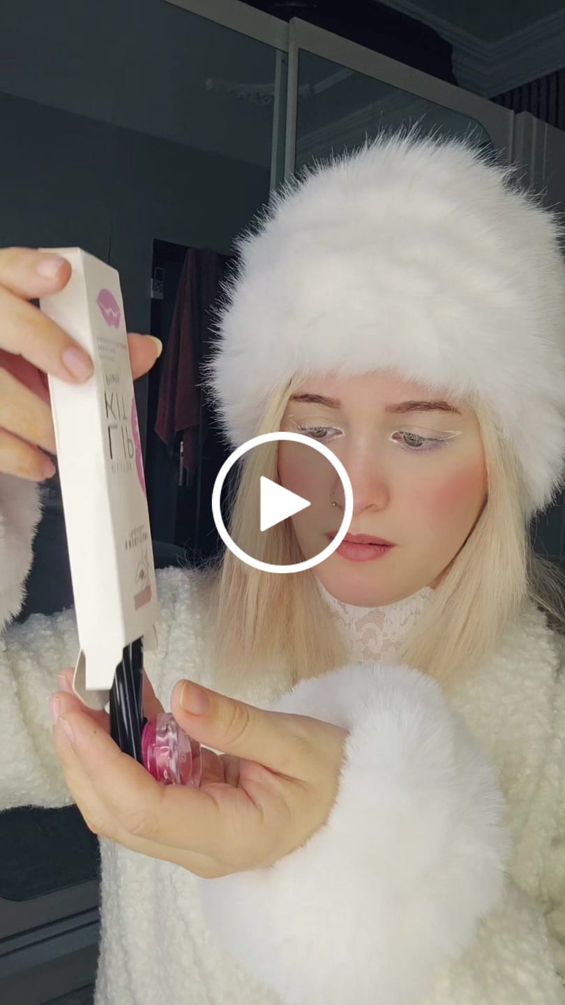 Customer video review of Pretty Glitter Lip Kit