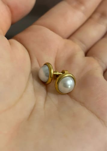 Customer photo review of Pearls Stud Earrings