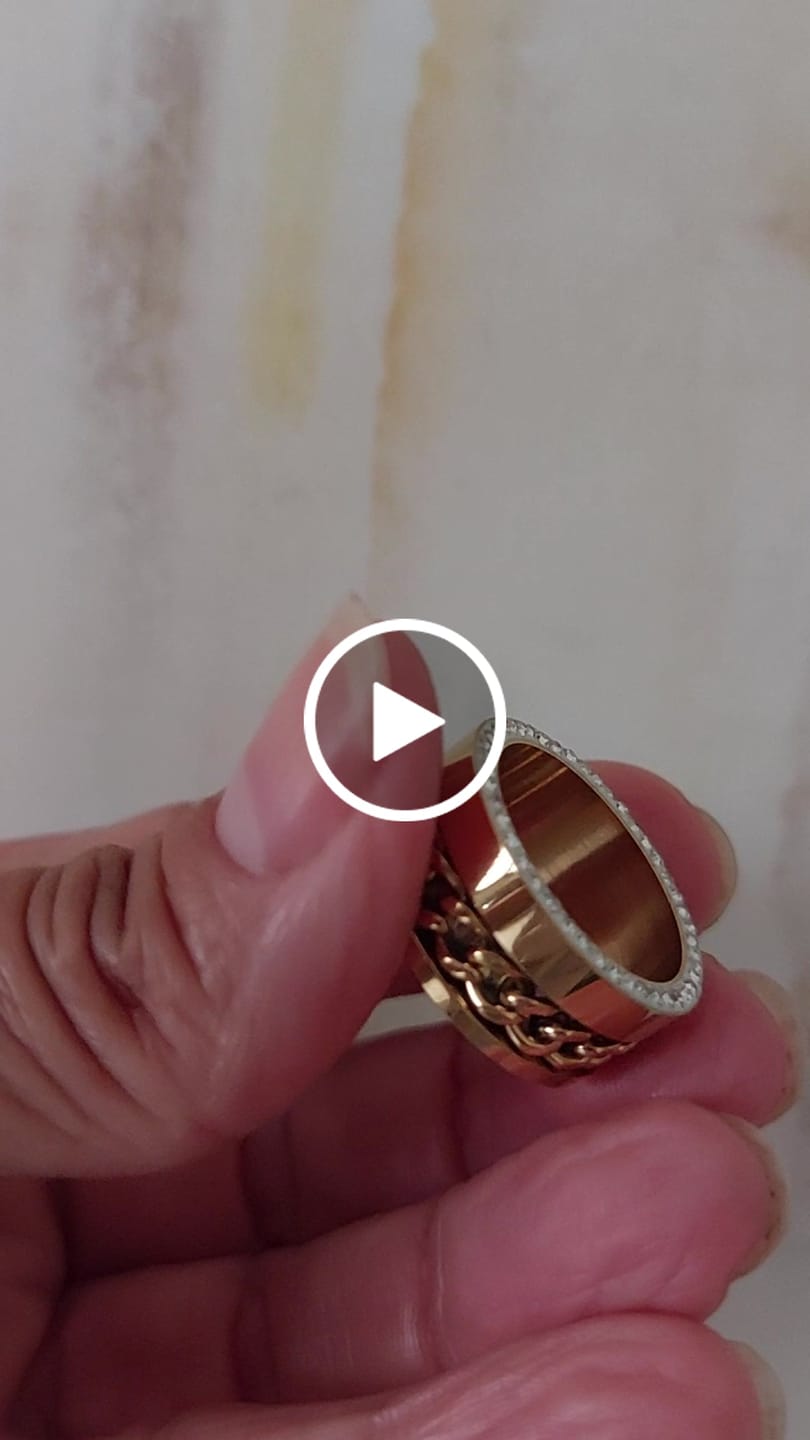 Customer video review of Brinco de Argola Date Banhado em Ouro 18k