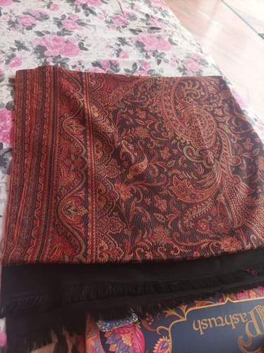 Customer photo review of Pashtush Mens Fine Soft Ethnic Stole, Black