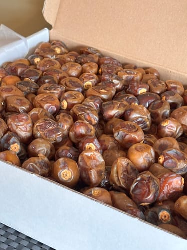 Customer photo review of Organic Barhi Dates Box