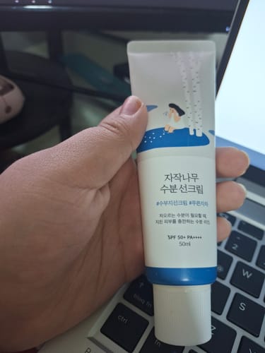 Customer photo review of ROUND LAB Birch Juice Moisturizing Sunscreen SPF 50+ PA++++