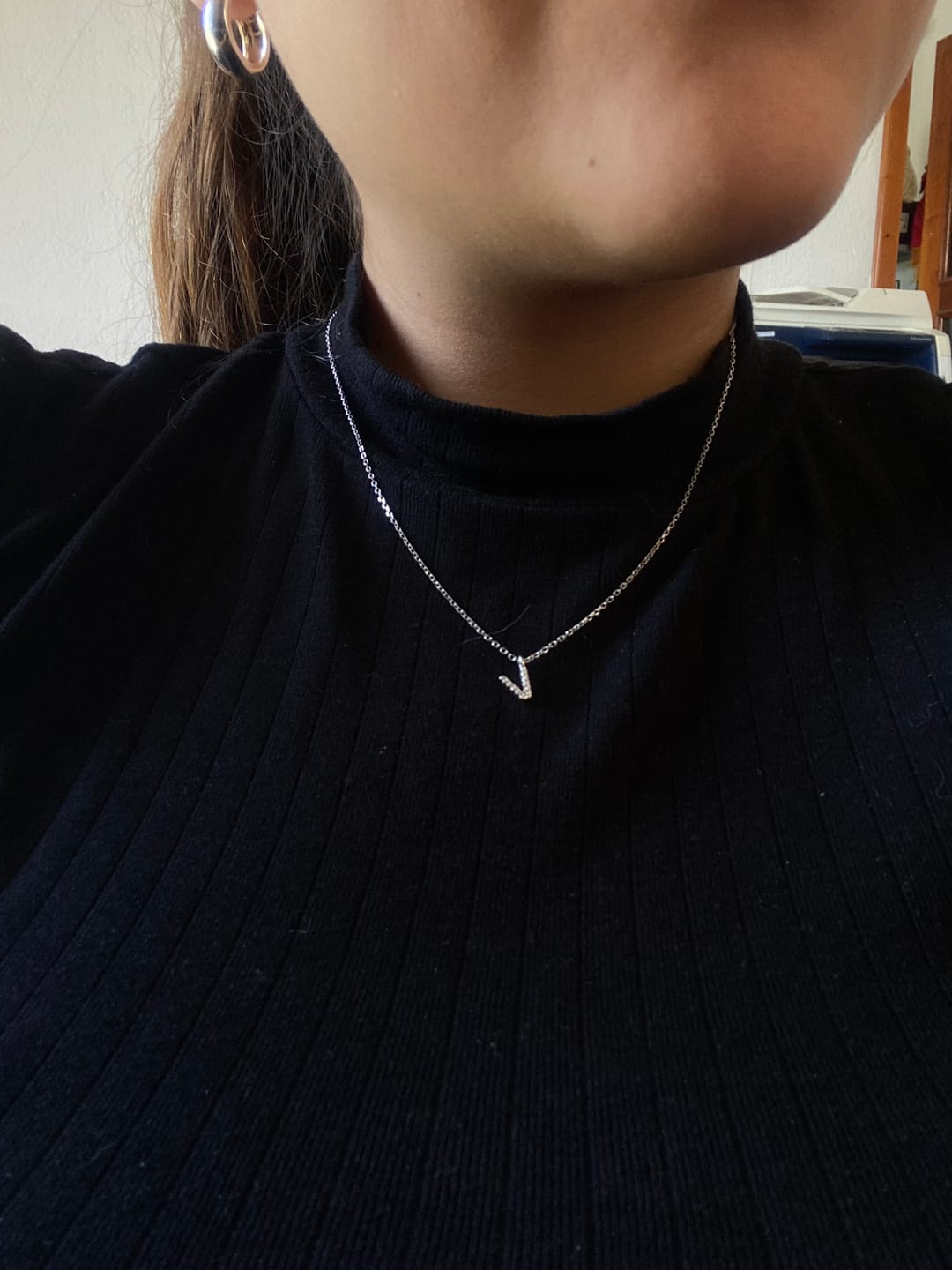 Customer photo review of Collar Plateado Inicial Zirconias