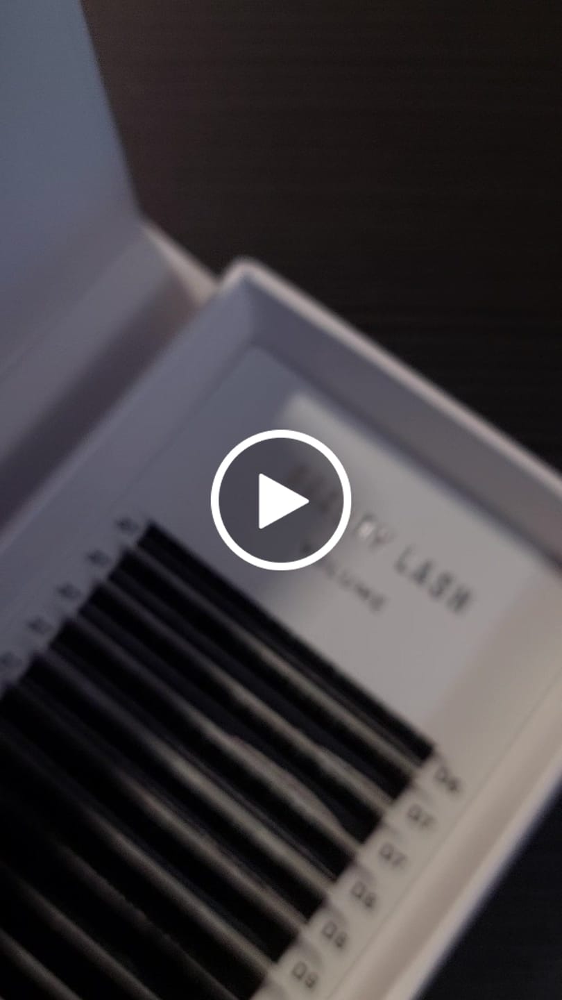Customer video review of Mixed Volume Lashes