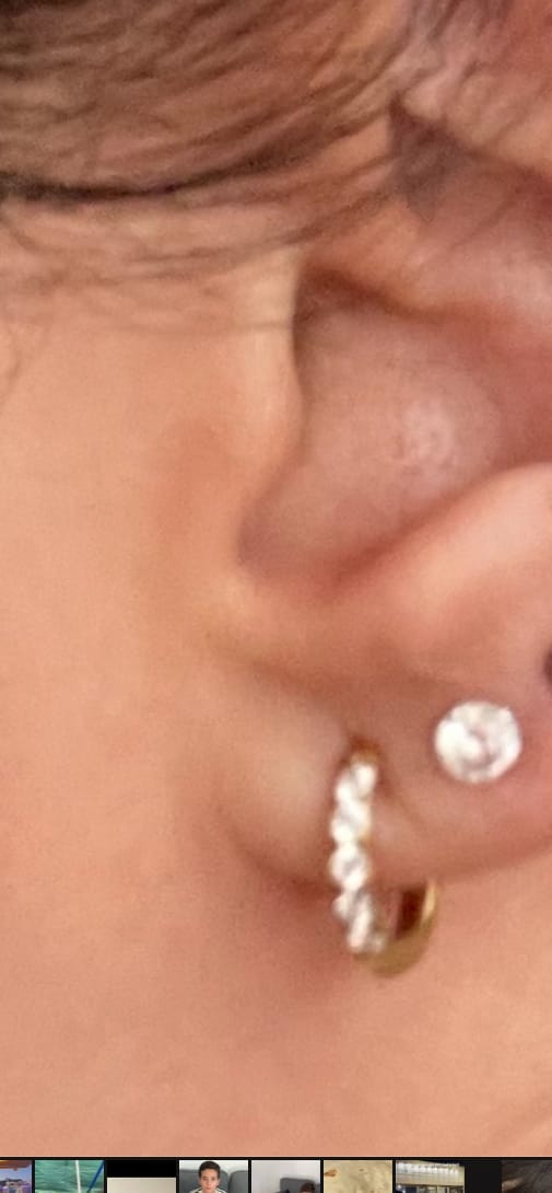 Customer photo review of Klara Ohrringe | 18K vergoldet