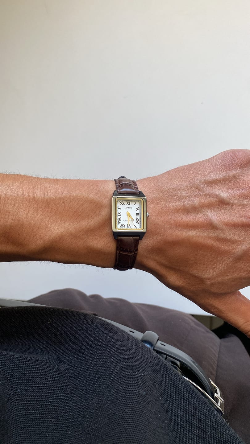Customer photo review of Reloj Casio Tank Análogo LTP-V007L-7B2UDF Cuero Dial Blanco