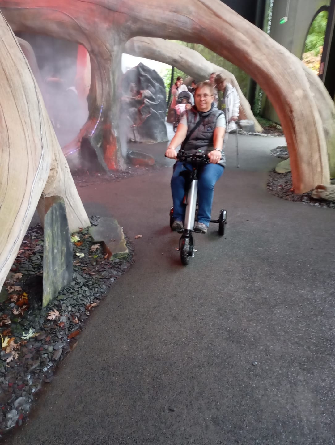 Customer photo review of Mini trottinette pliable 3 roues ES-35 pour PMR et Séniors - Tricycle ultra léger