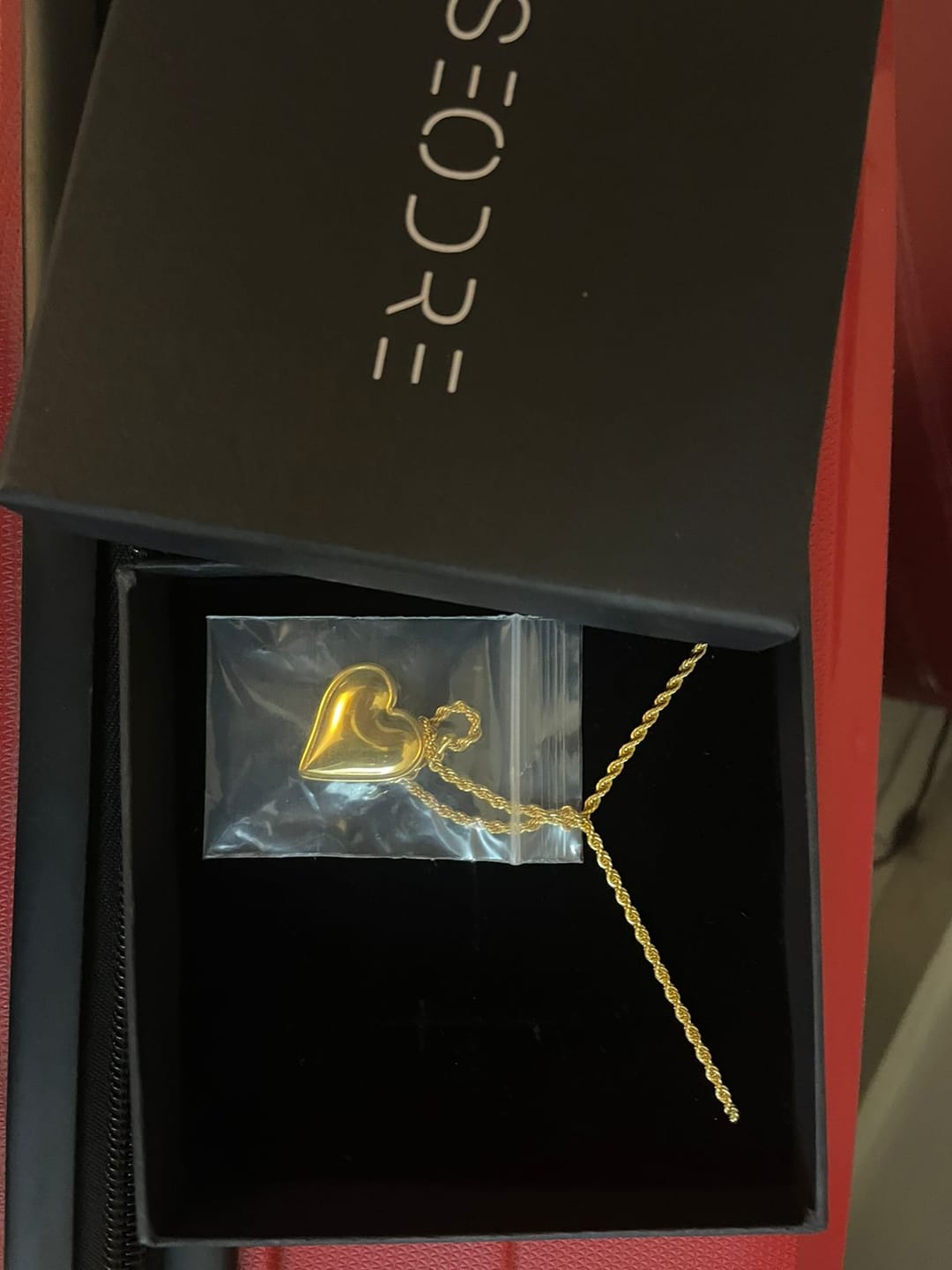 Customer photo review of Vintage Heartbeat - 18K PVD Gold Plated