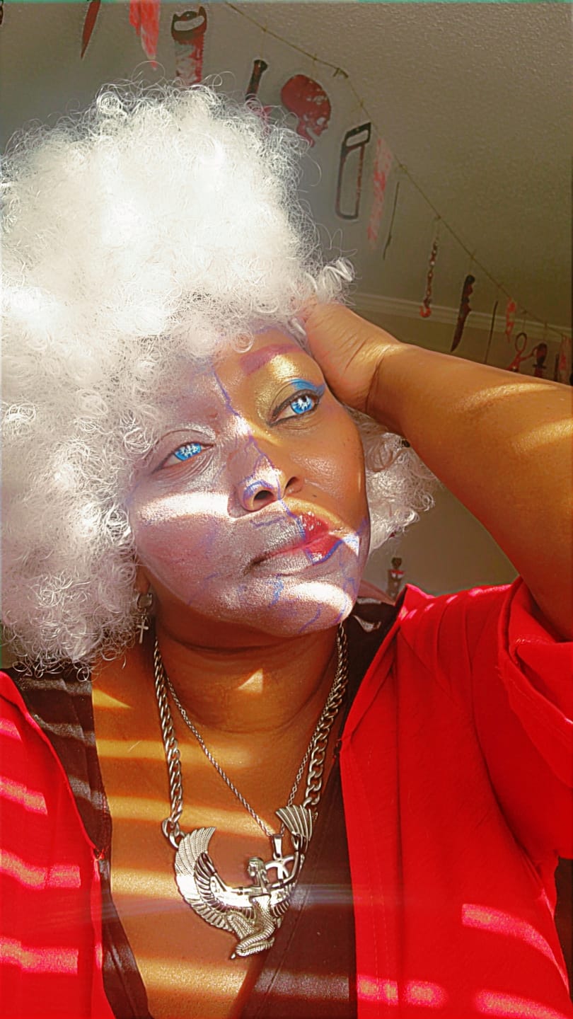 Customer photo review of Cosplay Gojo Blue Colored Contact Lenses