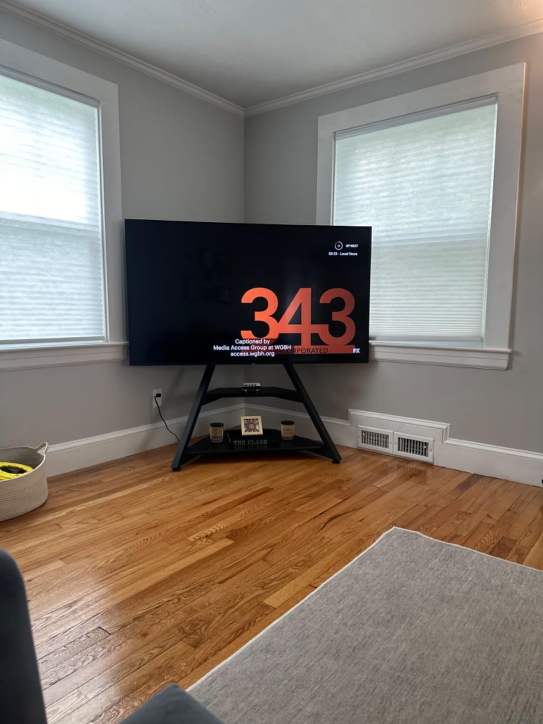 Customer photo review of Floor TV Stand With Wheels Eiffel V2 Series 55-88 Inch