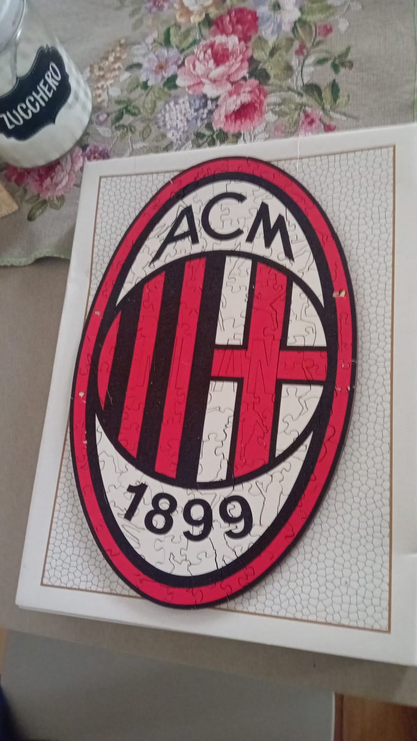 Customer photo review of Logo Milan® - Puzzle di Legno