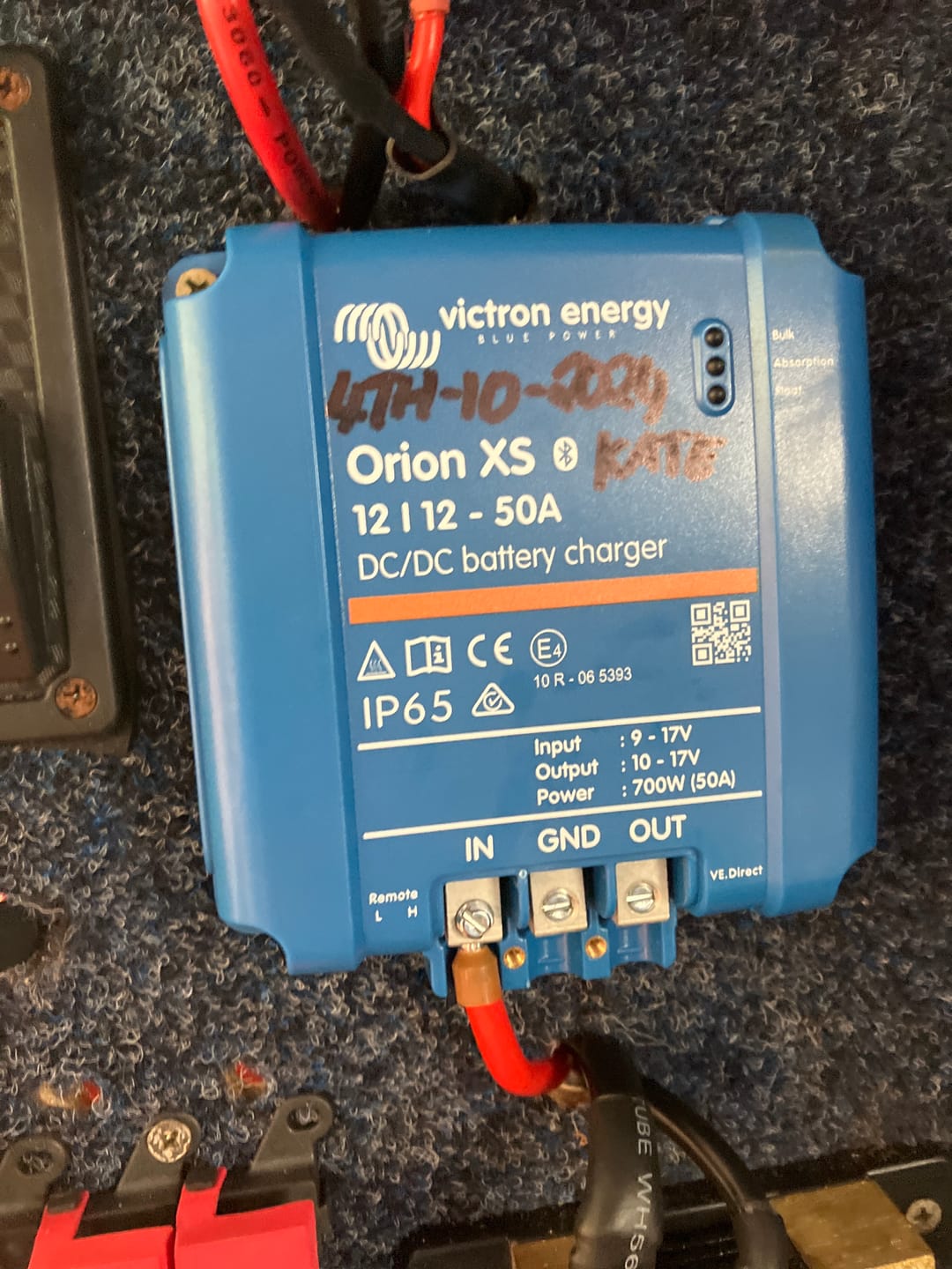 Customer photo review of VICTRON Orion XS 12/12-50A DC-DC battery charger | (ORI121217050)