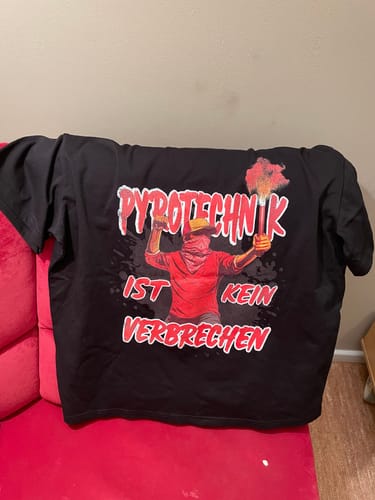 Kundenbewertung mit Foto zu Pyrotechnik ist kein Verbrechen Oversized Shirt