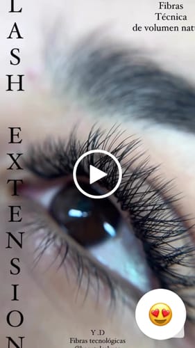 Customer video review of W Lashes
