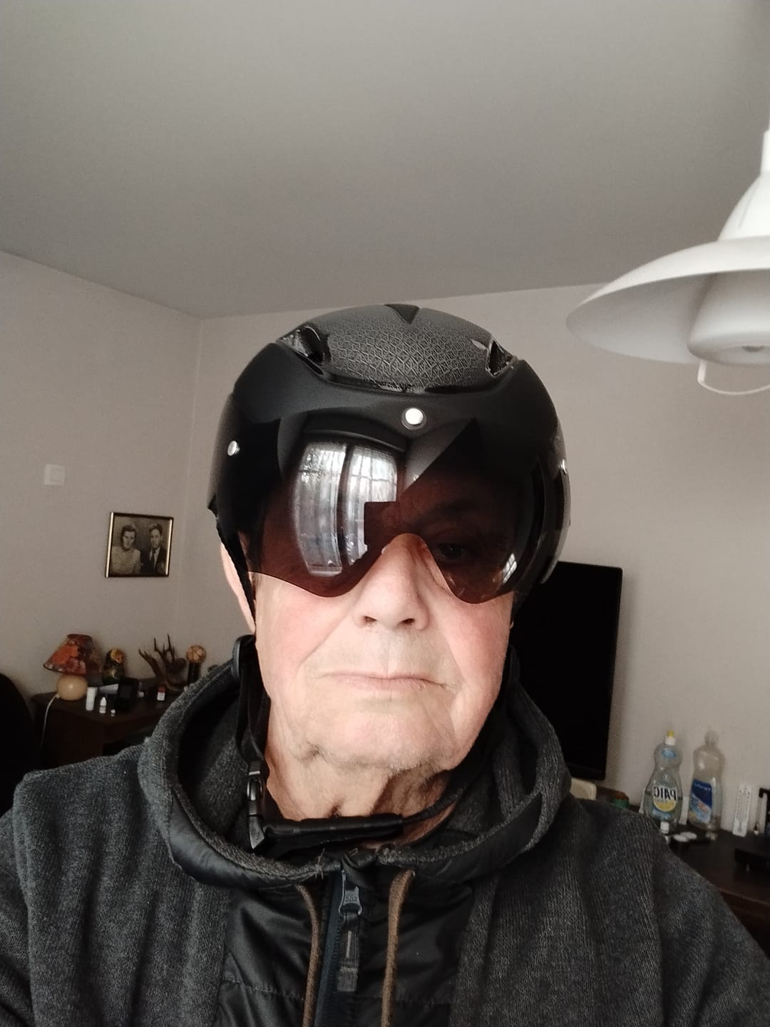 Customer photo review of Vakole Integrally Molded Bicycle Helmet with Magnetic Goggles
