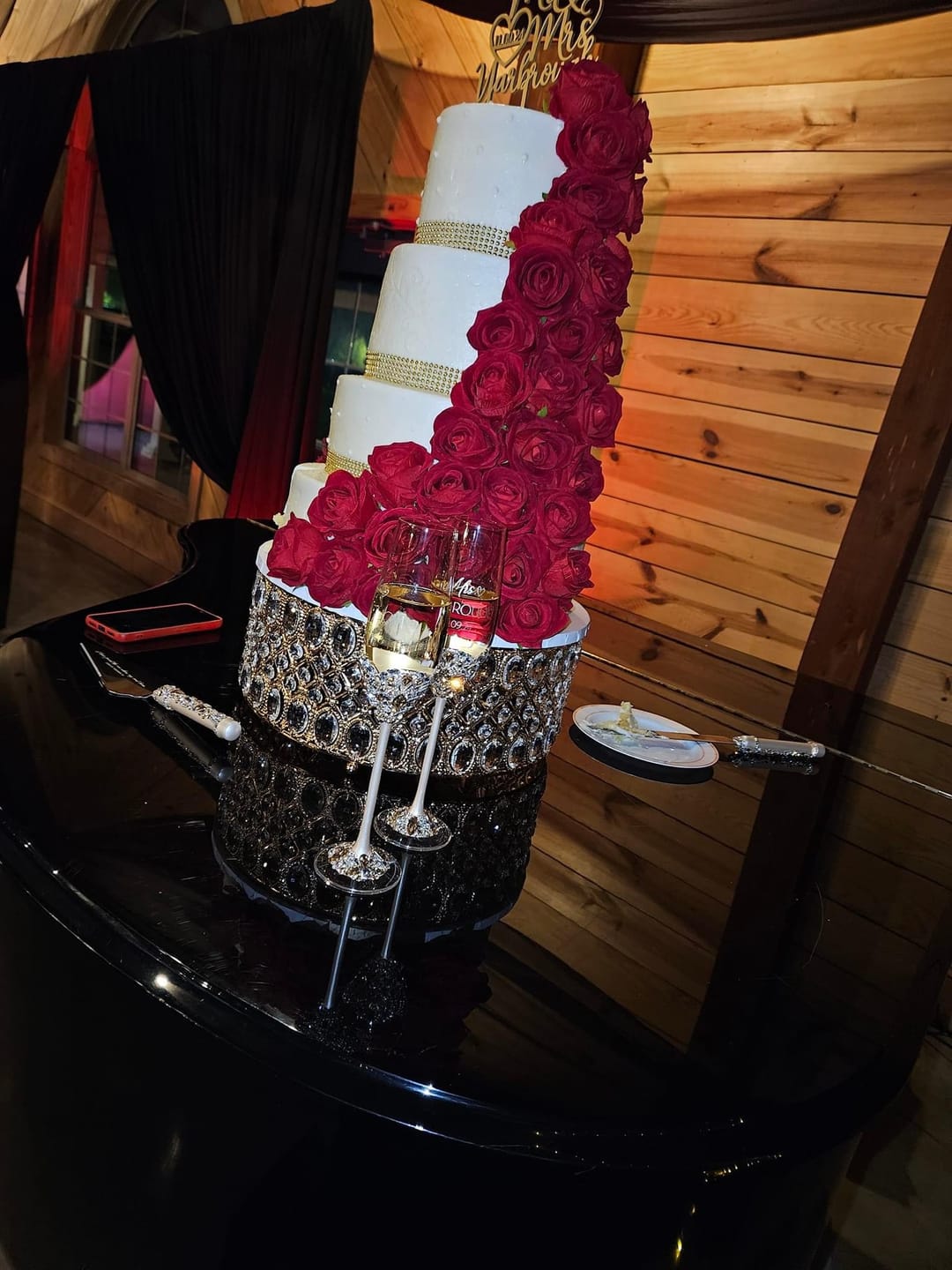 Customer photo review of Personalization for flutes and cake set