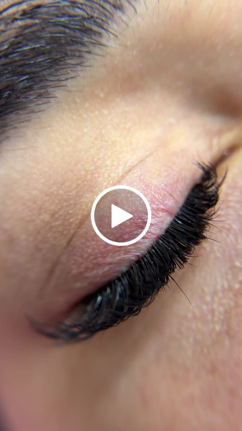 Customer video review of Premium Eyelash Extensions 0.05mm